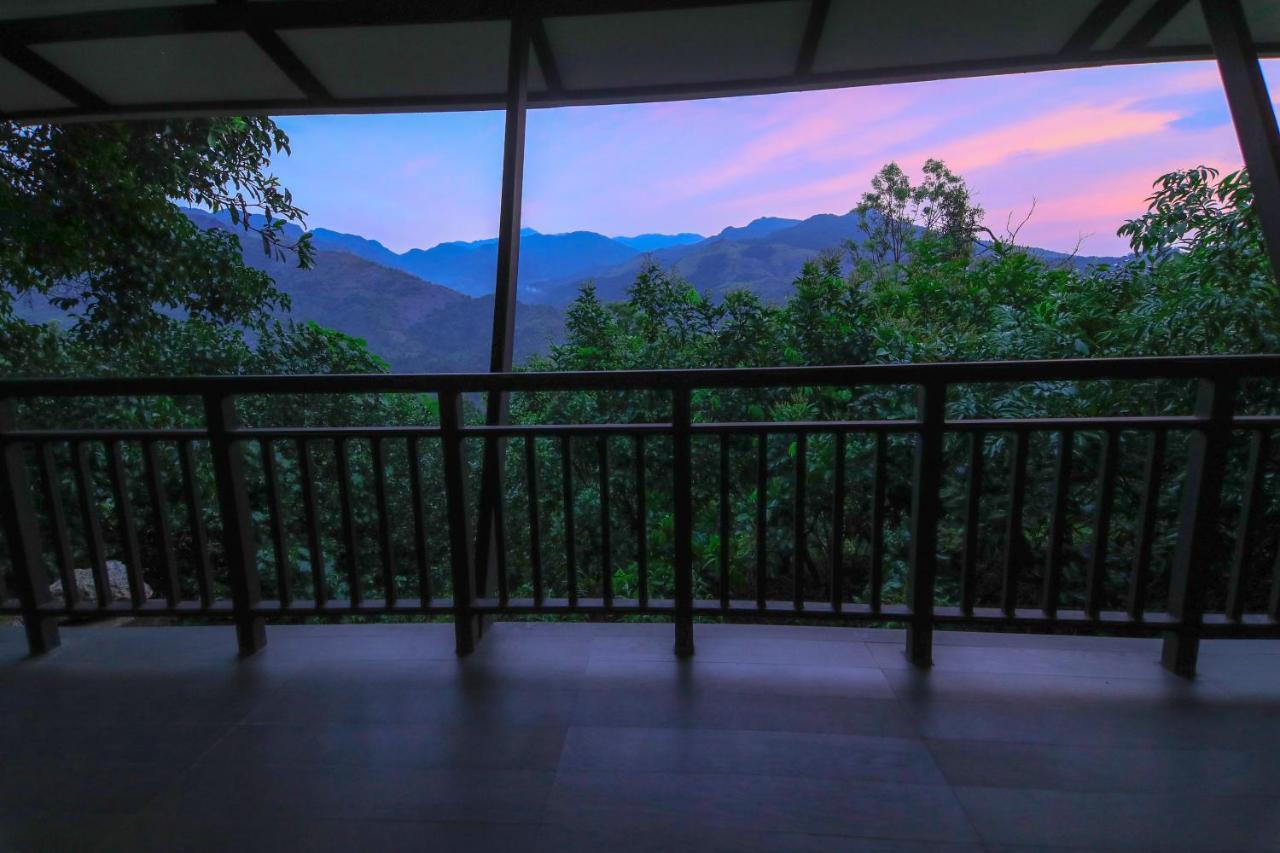 Sattva-The Awakening Garden Hotel Kakkadampoyil Bagian luar foto