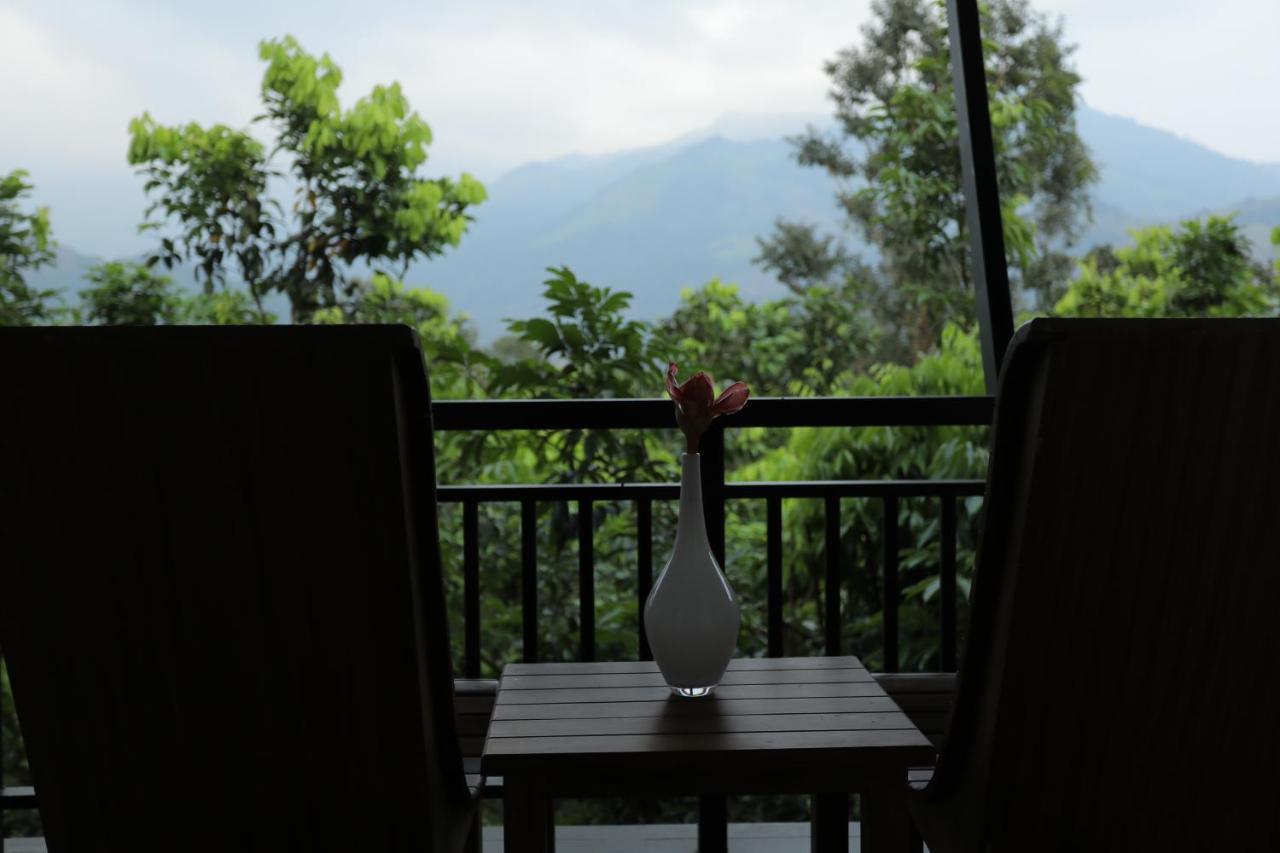 Sattva-The Awakening Garden Hotel Kakkadampoyil Bagian luar foto